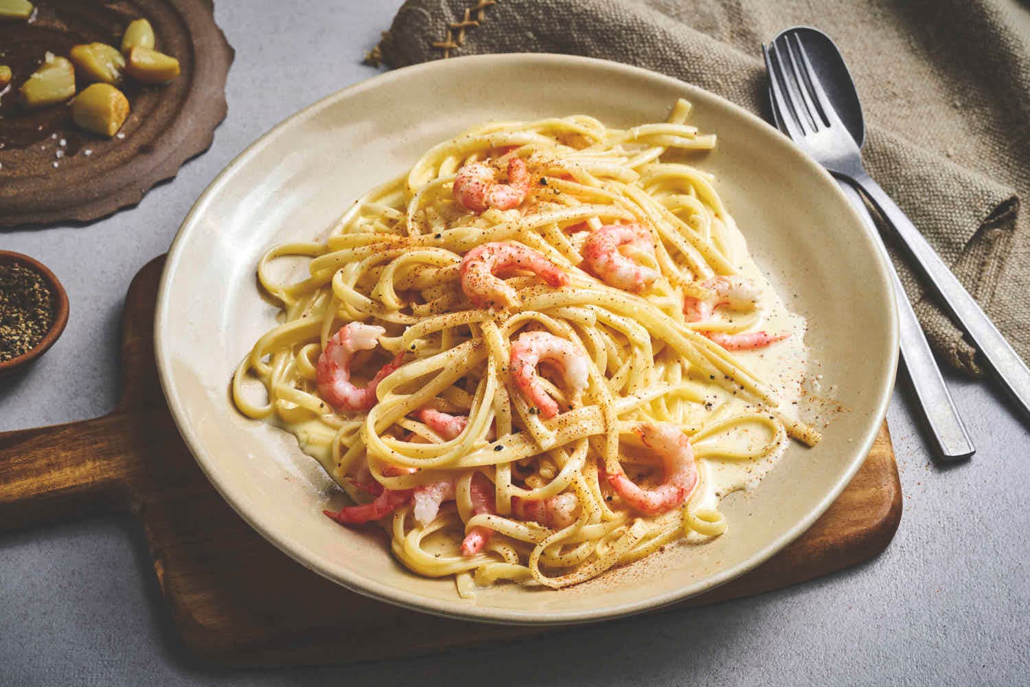 Pasta med reker og bakt hvitløk